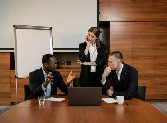 Réinventer la Politique à l’Ère de l’Écologie Sociale